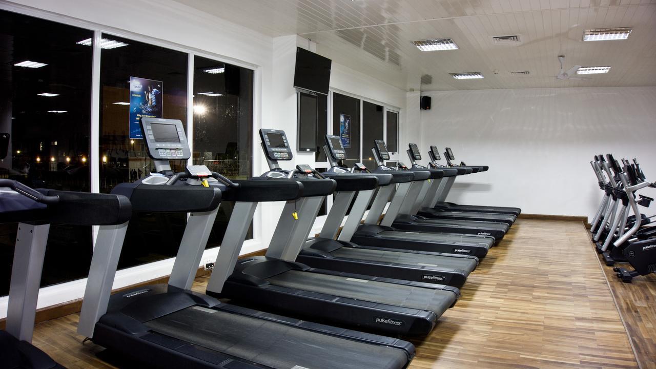 אקרה M Suites Hotel מראה חיצוני תמונה