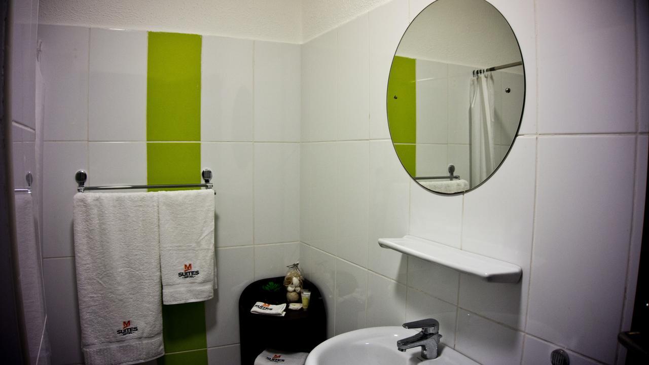 אקרה M Suites Hotel מראה חיצוני תמונה