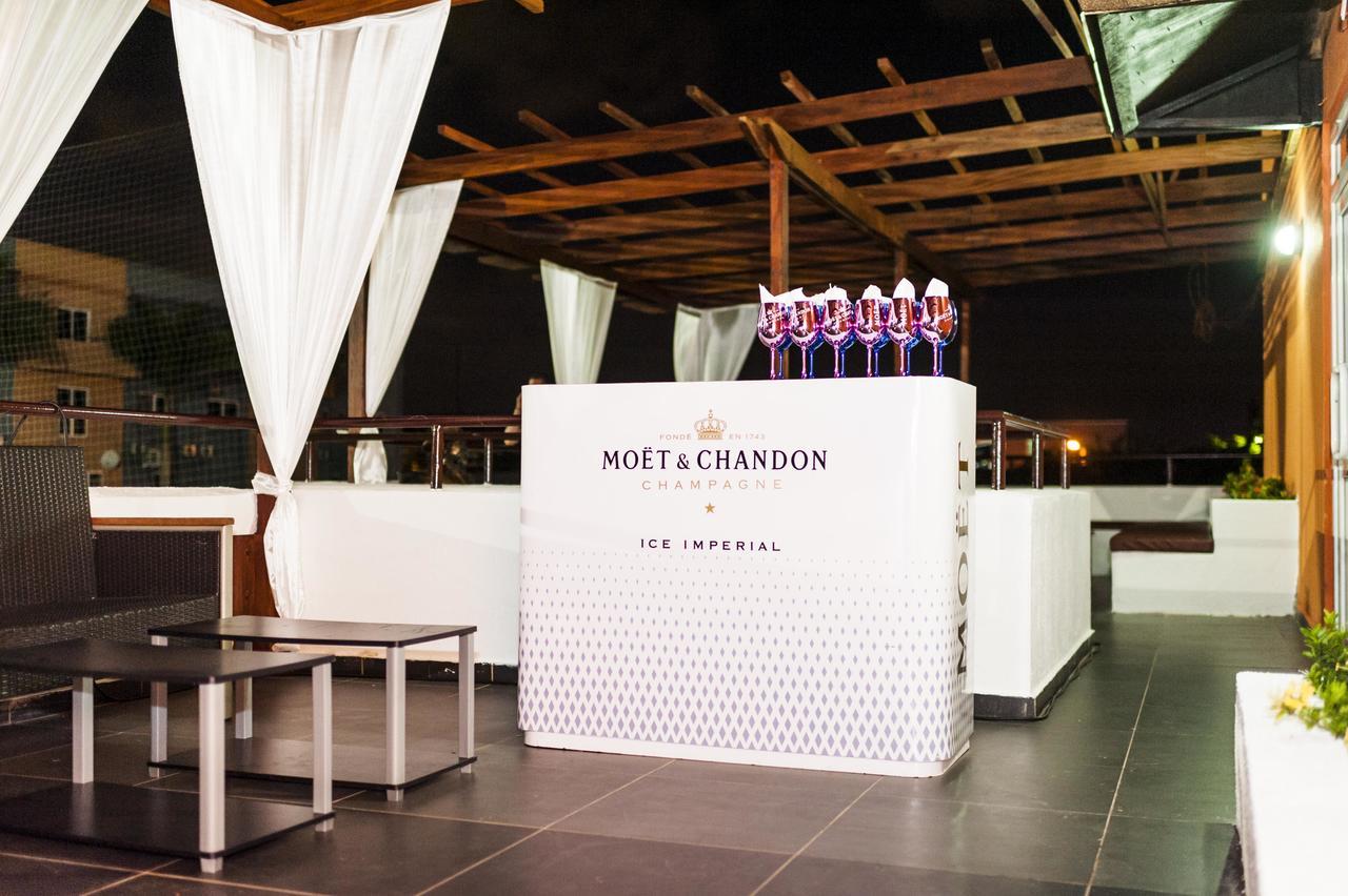 אקרה M Suites Hotel מראה חיצוני תמונה