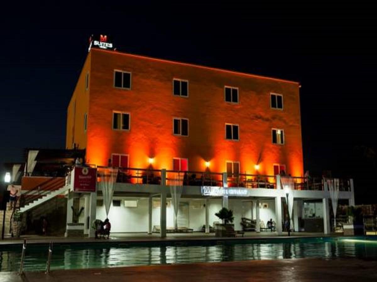 אקרה M Suites Hotel מראה חיצוני תמונה